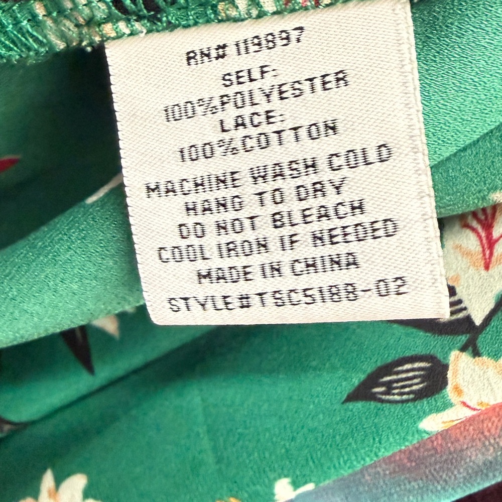 Collective Concepts Emerald Floral Blouse - Picture 5 of 5